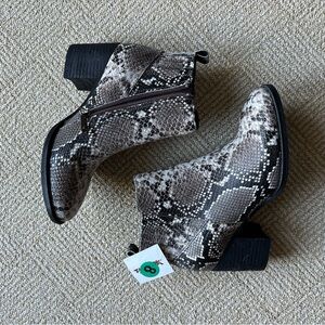 Blondo Black and Gray Snakeskin Ankle Boots
